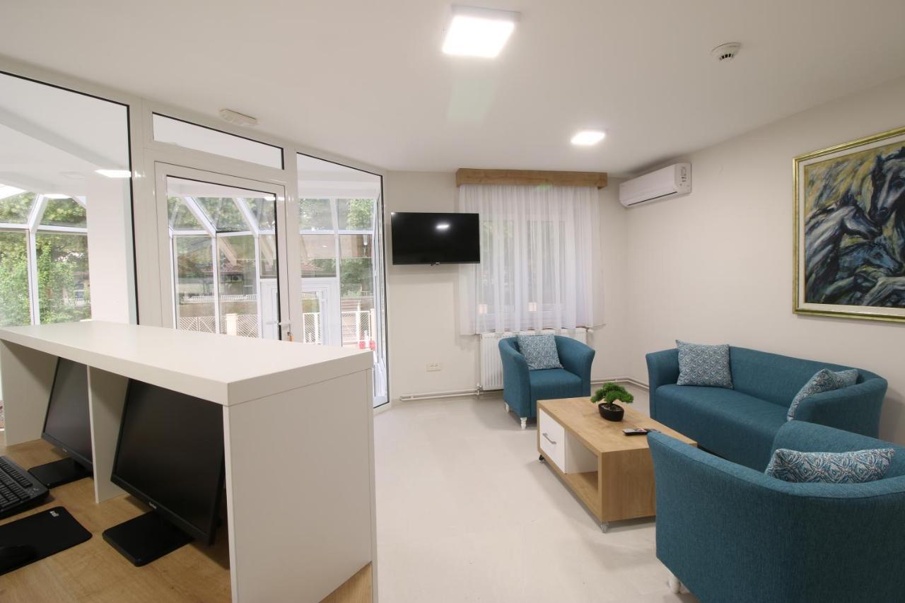 Grand Park Rooms & Apartments Cacak Luaran gambar