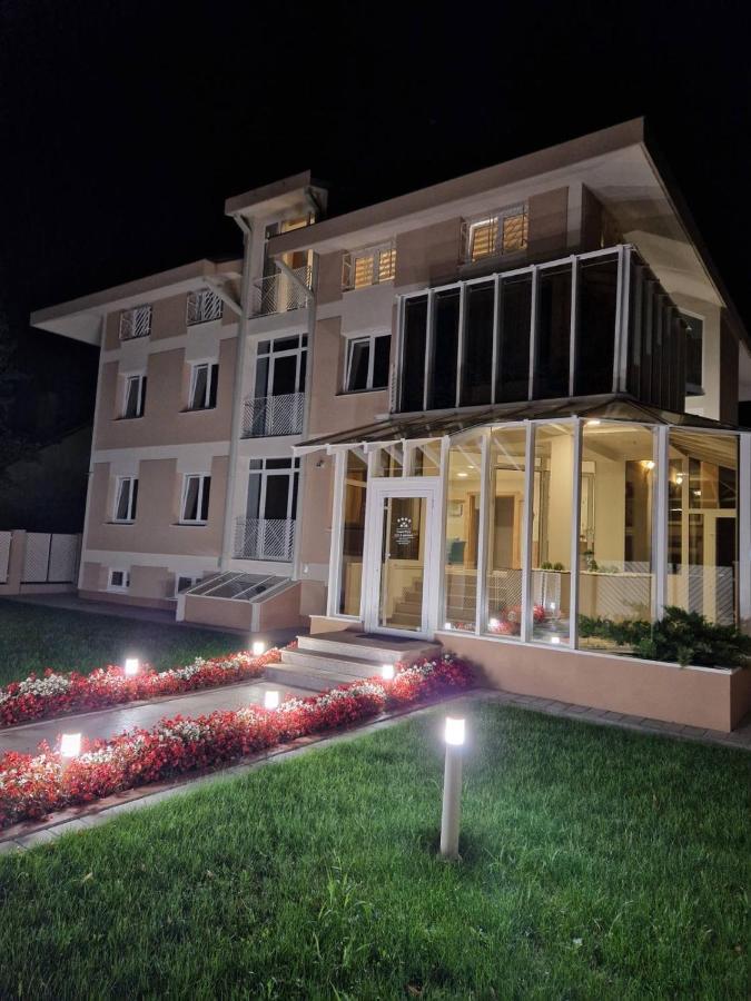 Grand Park Rooms & Apartments Cacak Luaran gambar