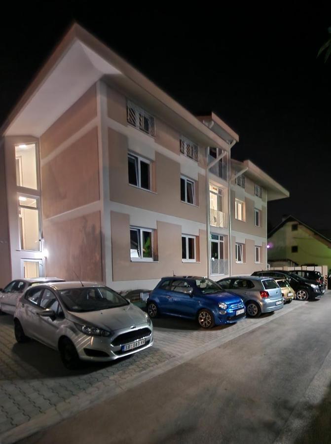 Grand Park Rooms & Apartments Cacak Luaran gambar