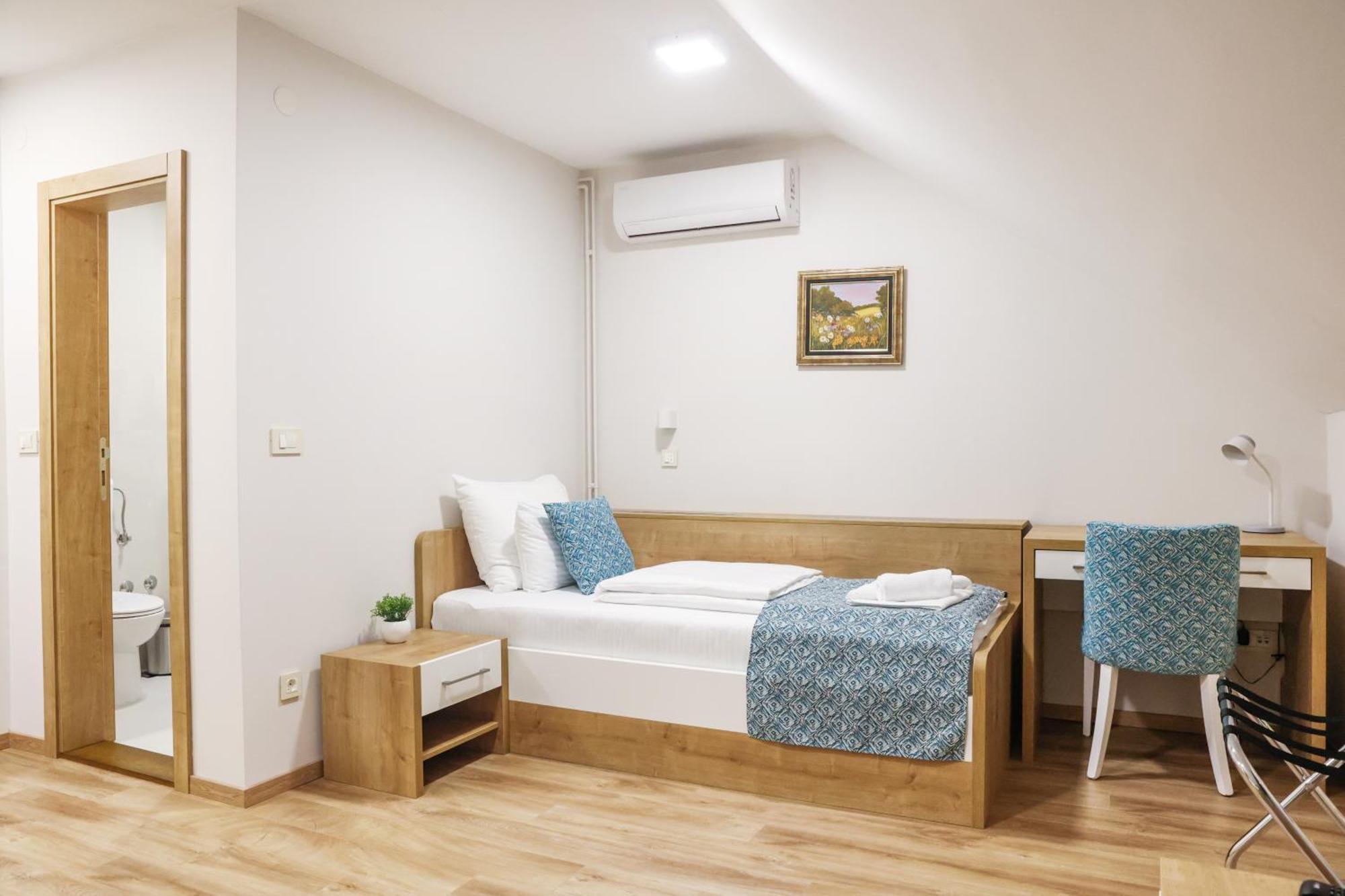Grand Park Rooms & Apartments Cacak Luaran gambar