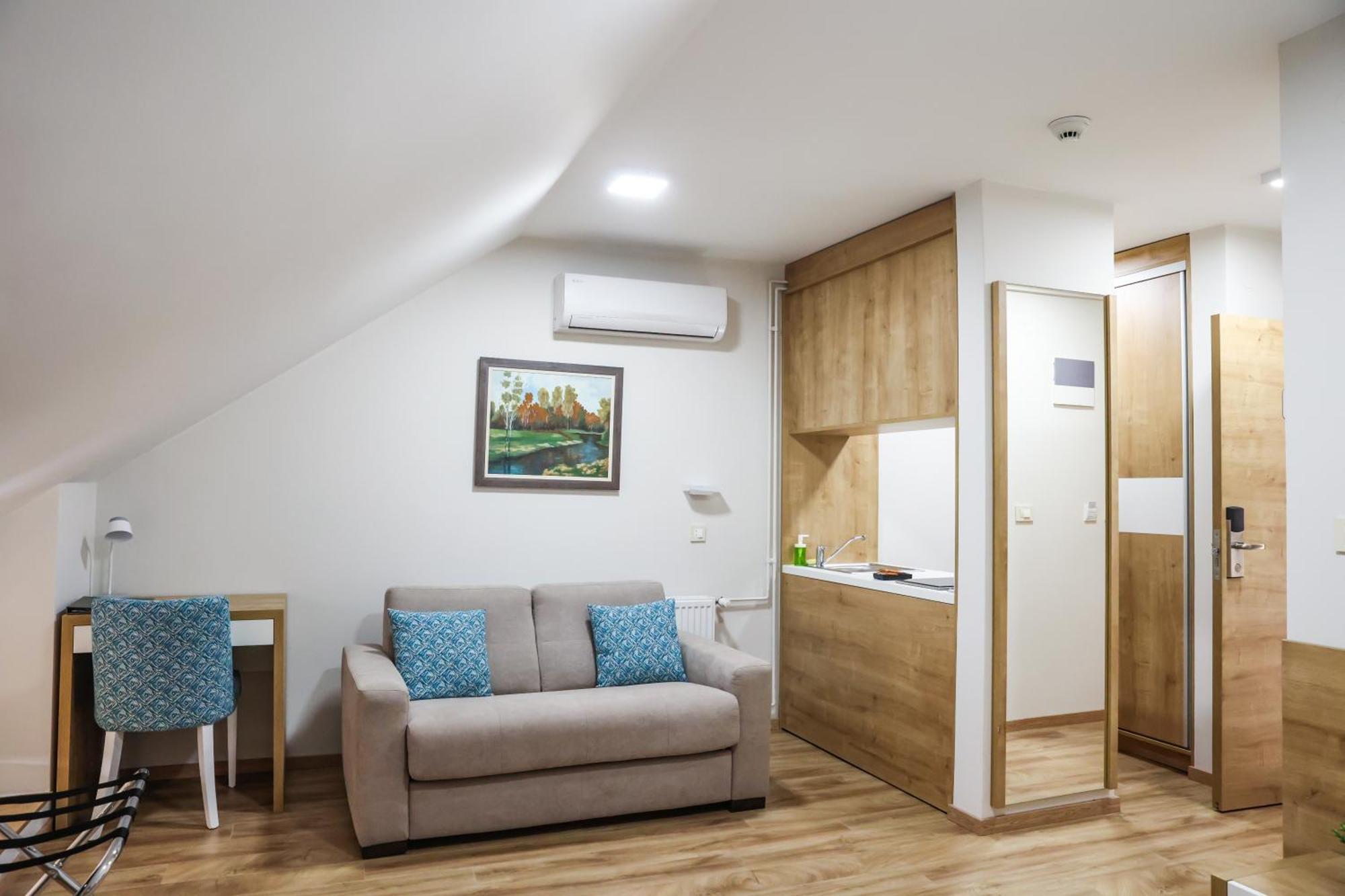 Grand Park Rooms & Apartments Cacak Luaran gambar