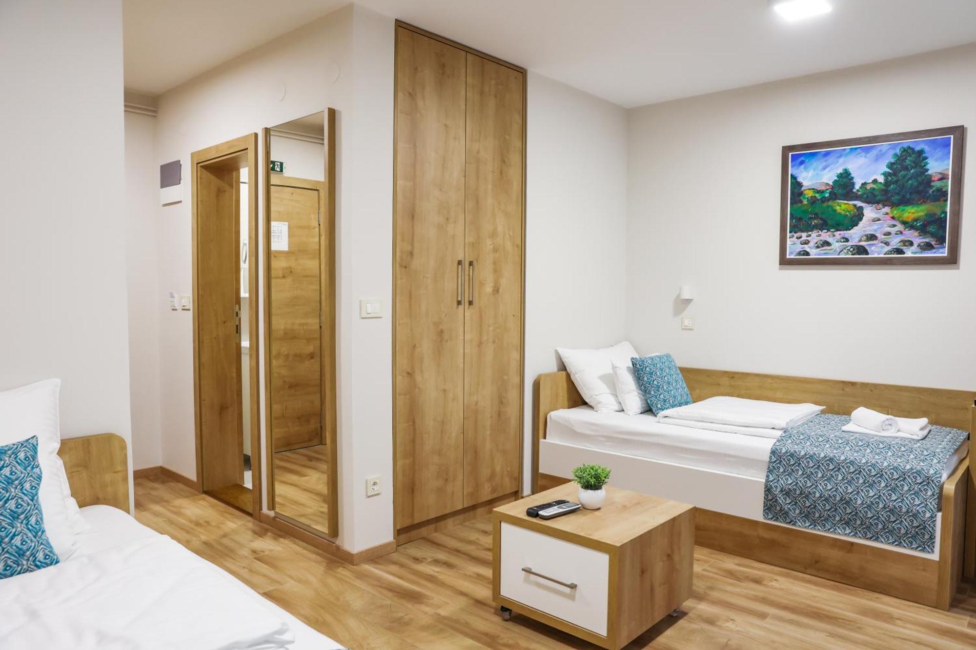 Grand Park Rooms & Apartments Cacak Luaran gambar