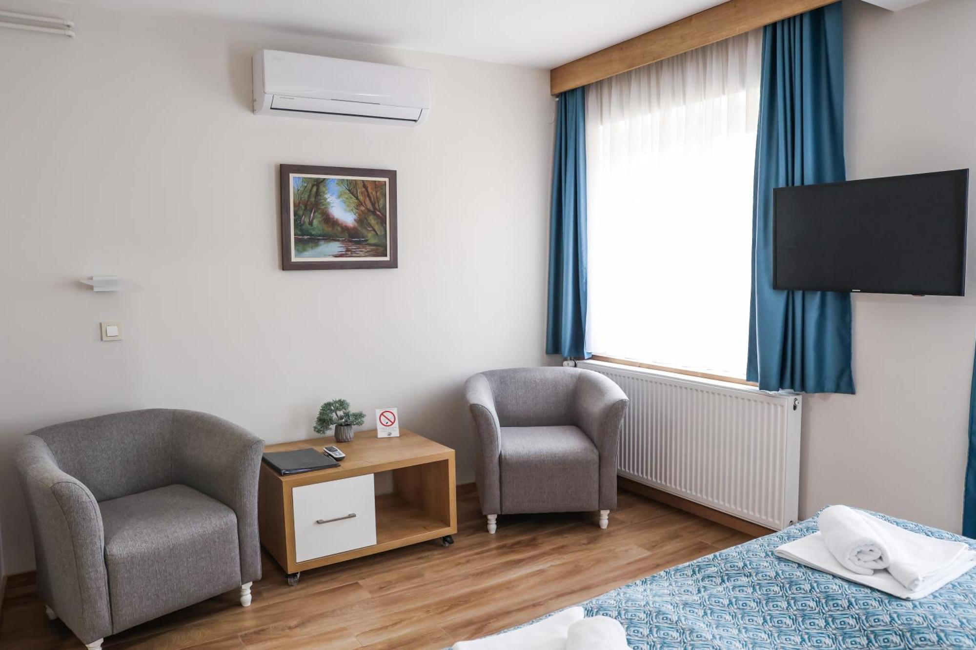 Grand Park Rooms & Apartments Cacak Luaran gambar